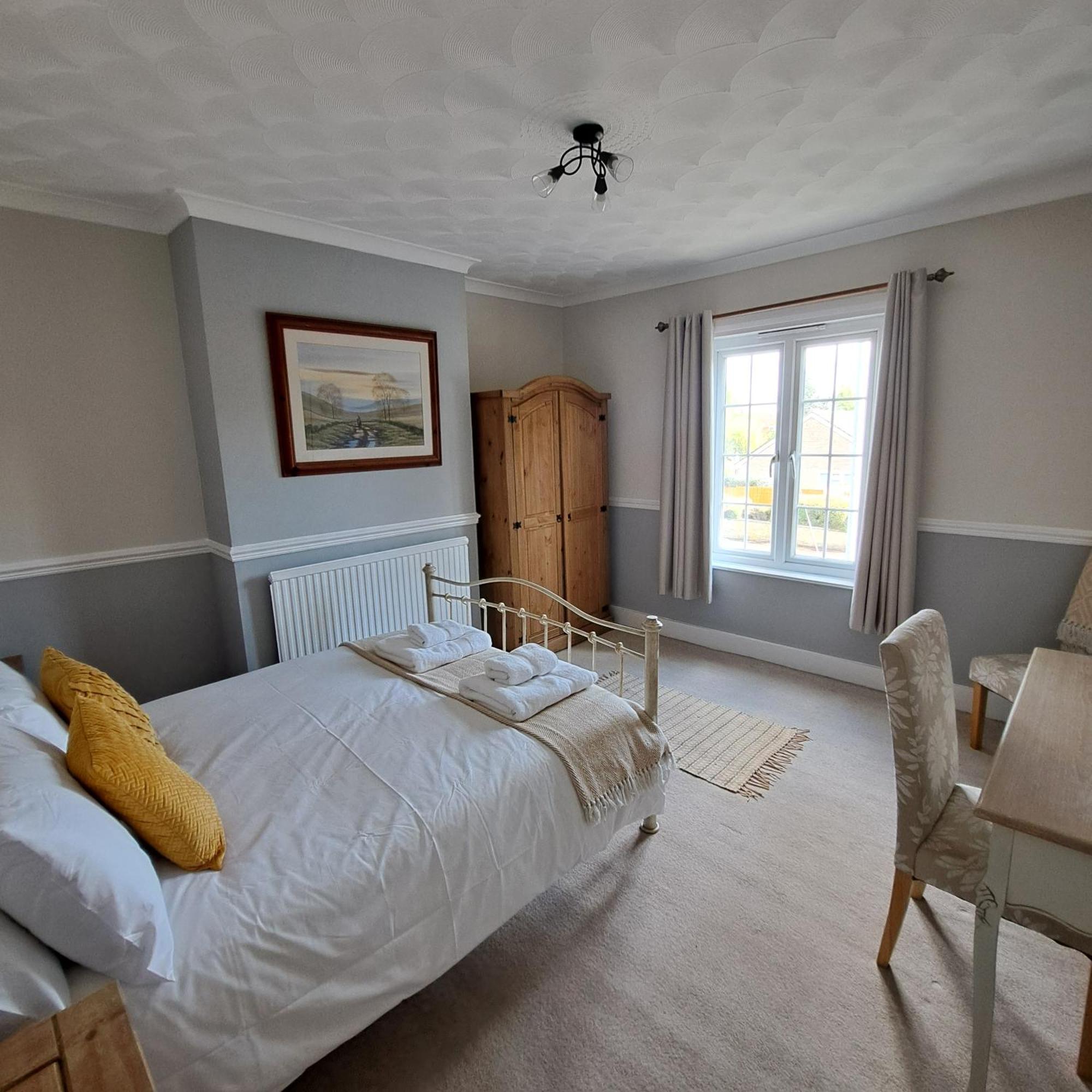 Generous 3 Bed In The Heart Of The Village Huntingdon Eksteriør billede