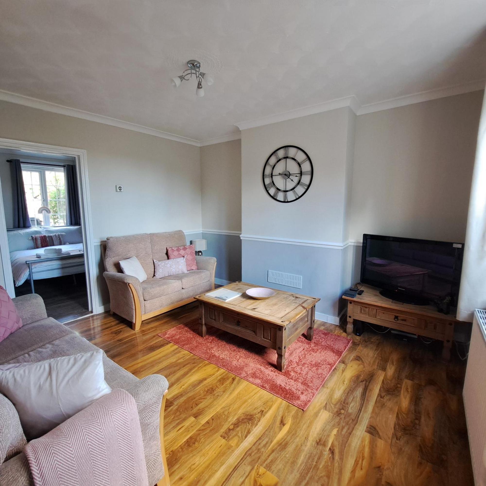 Generous 3 Bed In The Heart Of The Village Huntingdon Eksteriør billede